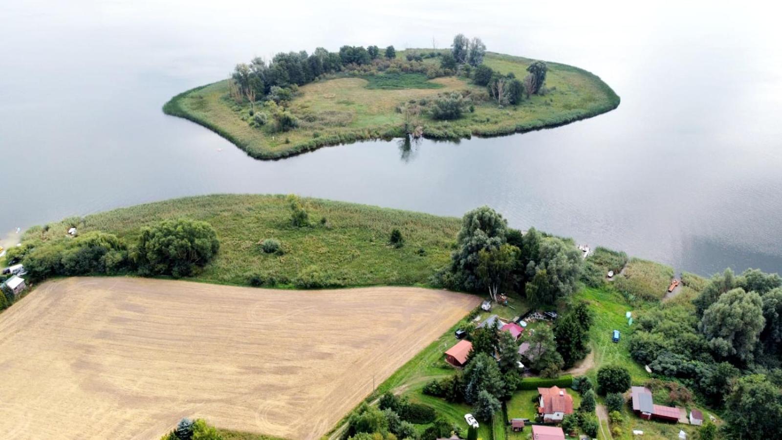 Nad Jeziorem Przy Lini Brzegowej Gorowychy, Pomorze Holiday home *